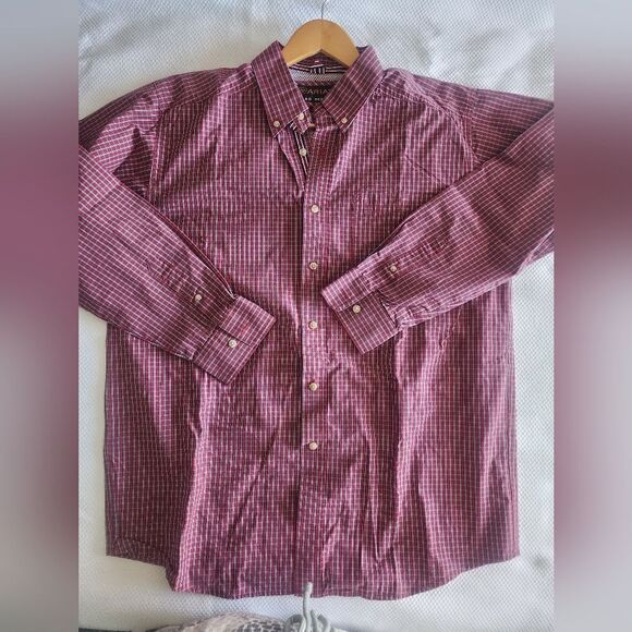 Ariat Burgundy Casual Button Down Shirt with Subtle Pattern - Picture 8 of 10